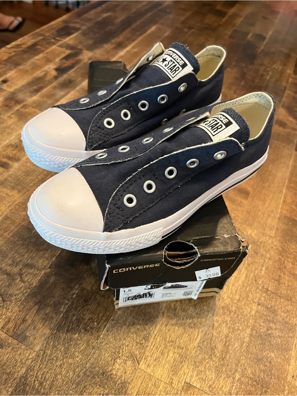 Converse Kids size 1.5 Navy Blue Slip-On Chuck Taylor Sneakers